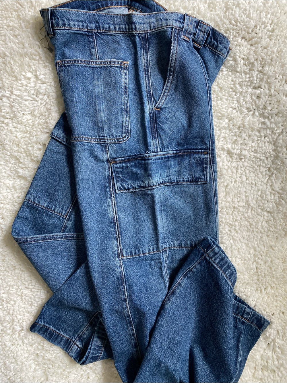 Hudson Jeans Wide-Leg Cargo Jeans in Faded Blue Denim - Picture 4 of 6